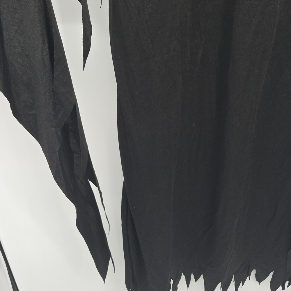 Scream Mask And Robe - Picture 16 of 16